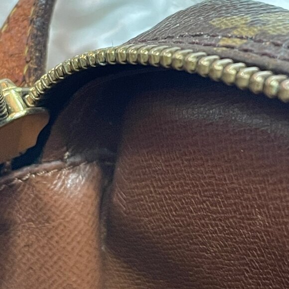 Louis Vuitton Juene Monogram Purse - Picture 16 of 16